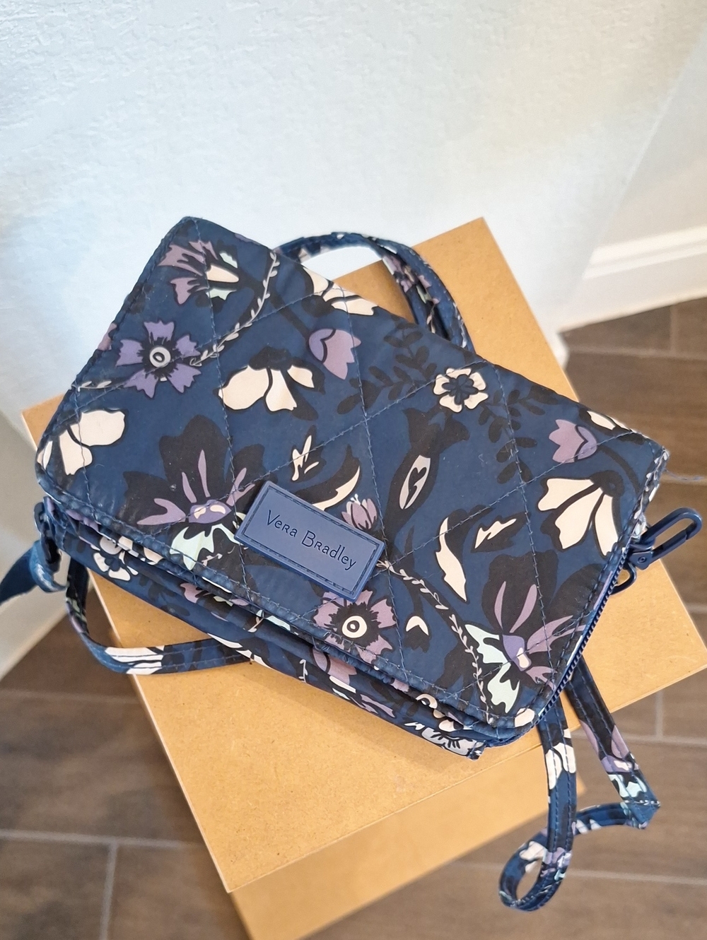 Vera Bradley Blue Fleur De Medallion 3-in-1 Crossbody / Clutch / Wallet Floral